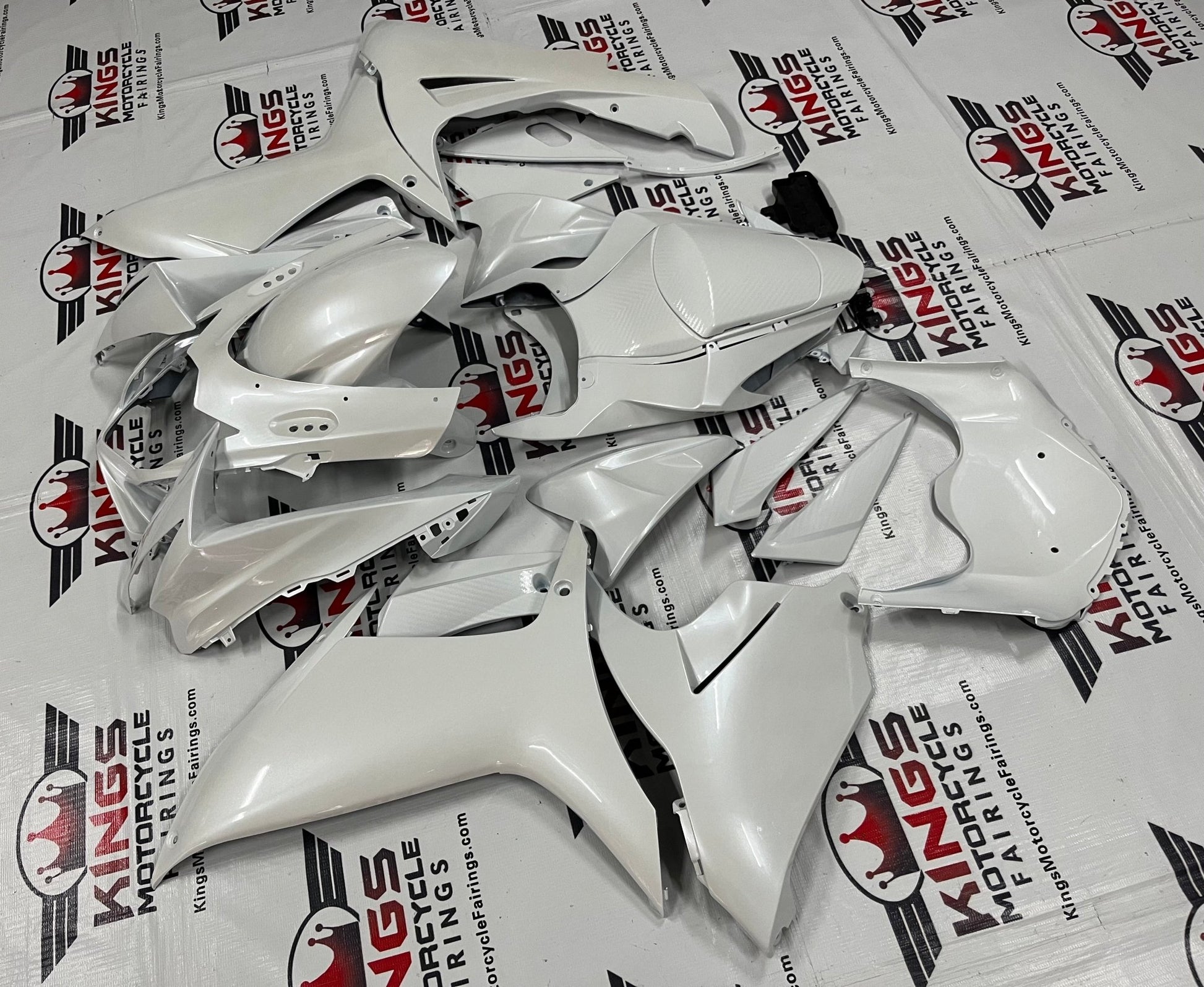 Suzuki GSXR750 (2011-2023) White Fairings at KingsMotorcycleFairings.com