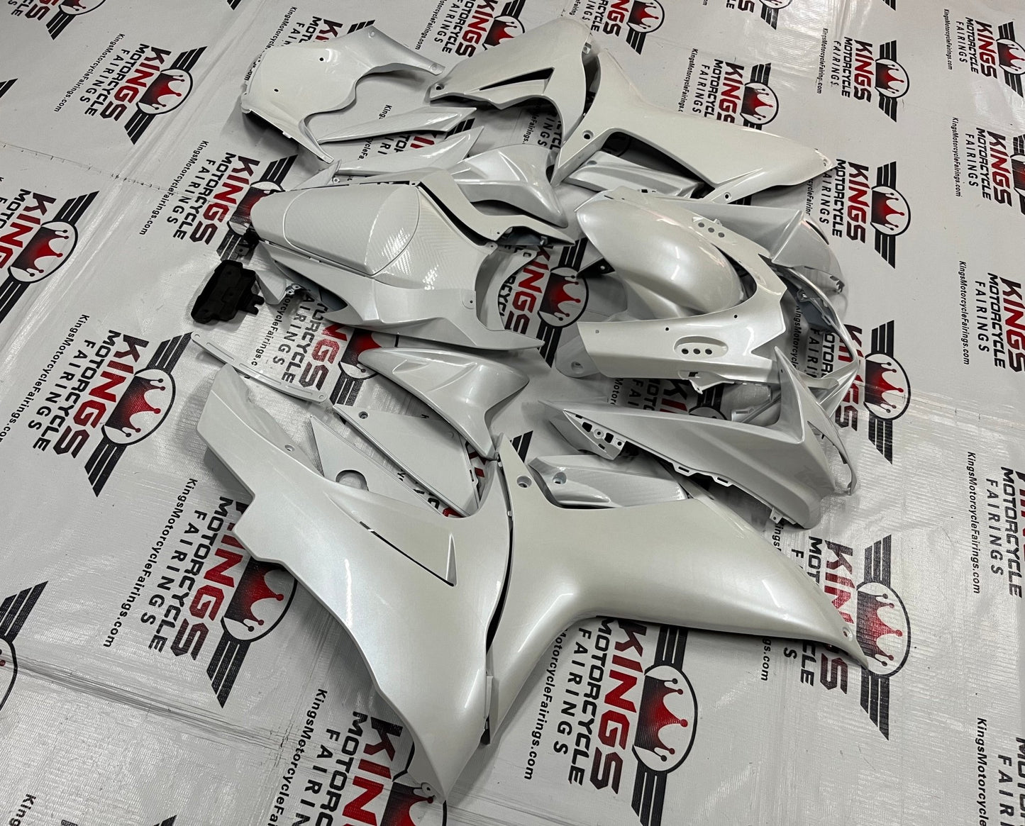 Suzuki GSX-R600 Fairings (2011-2024) Pearl White at KingsMotorcycleFairings.com