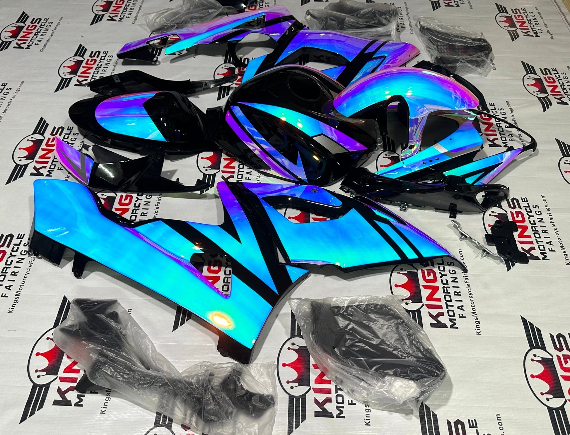 Suzuki GSX-R 1000 Fairings (2005-2006) Pink, Blue, Chrome Chameleon at KingsMotorcycleFairings.com