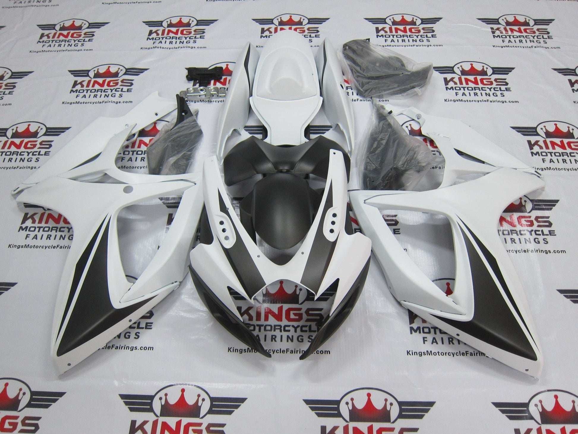 Suzuki GSXR750 (2006-2007) Matte White & Matte Silver Fairings at KingsMotorcycleFairings.com