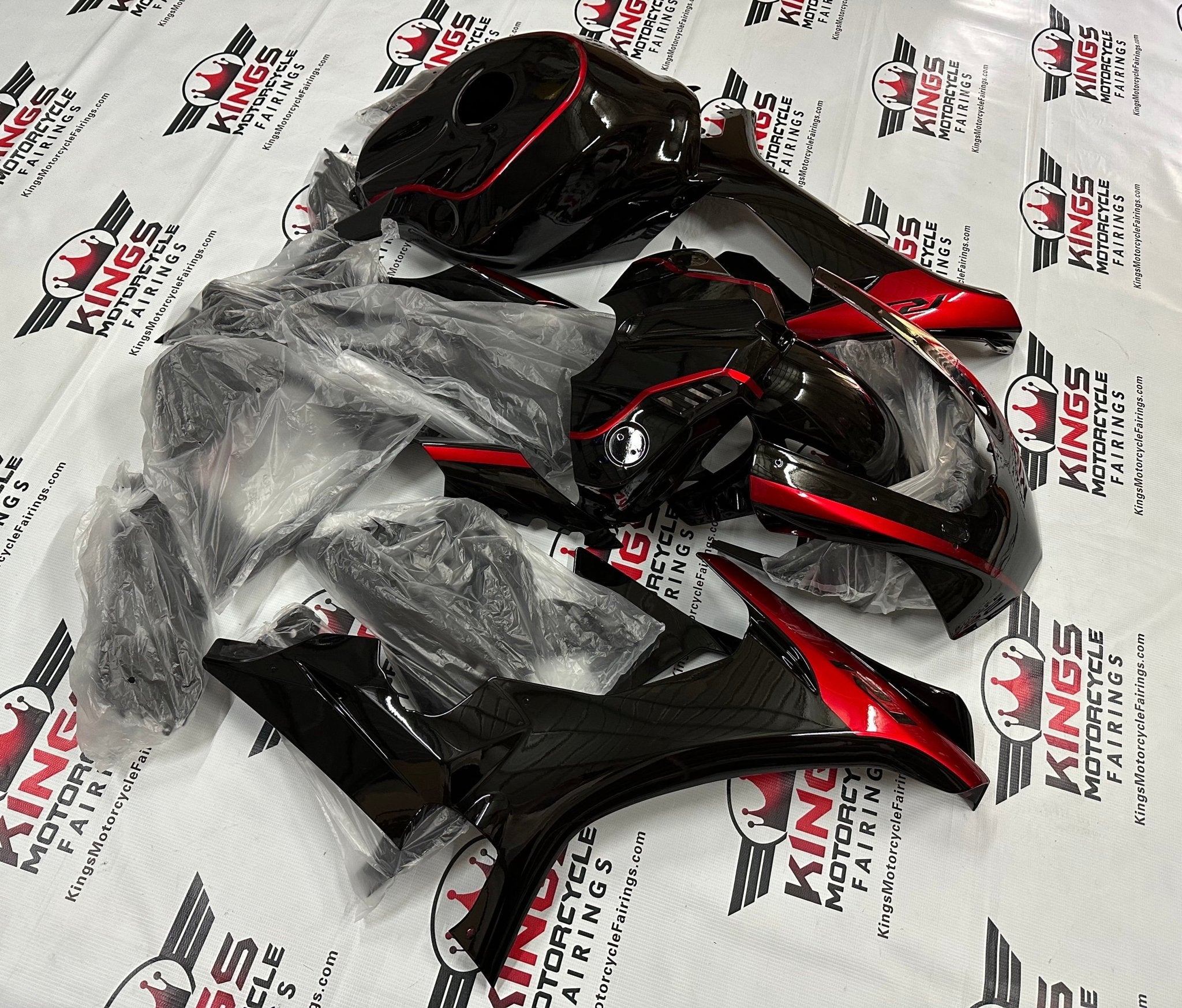 Yamaha R1 Fairings (2015-2019) Black, Red Stripe | Kings