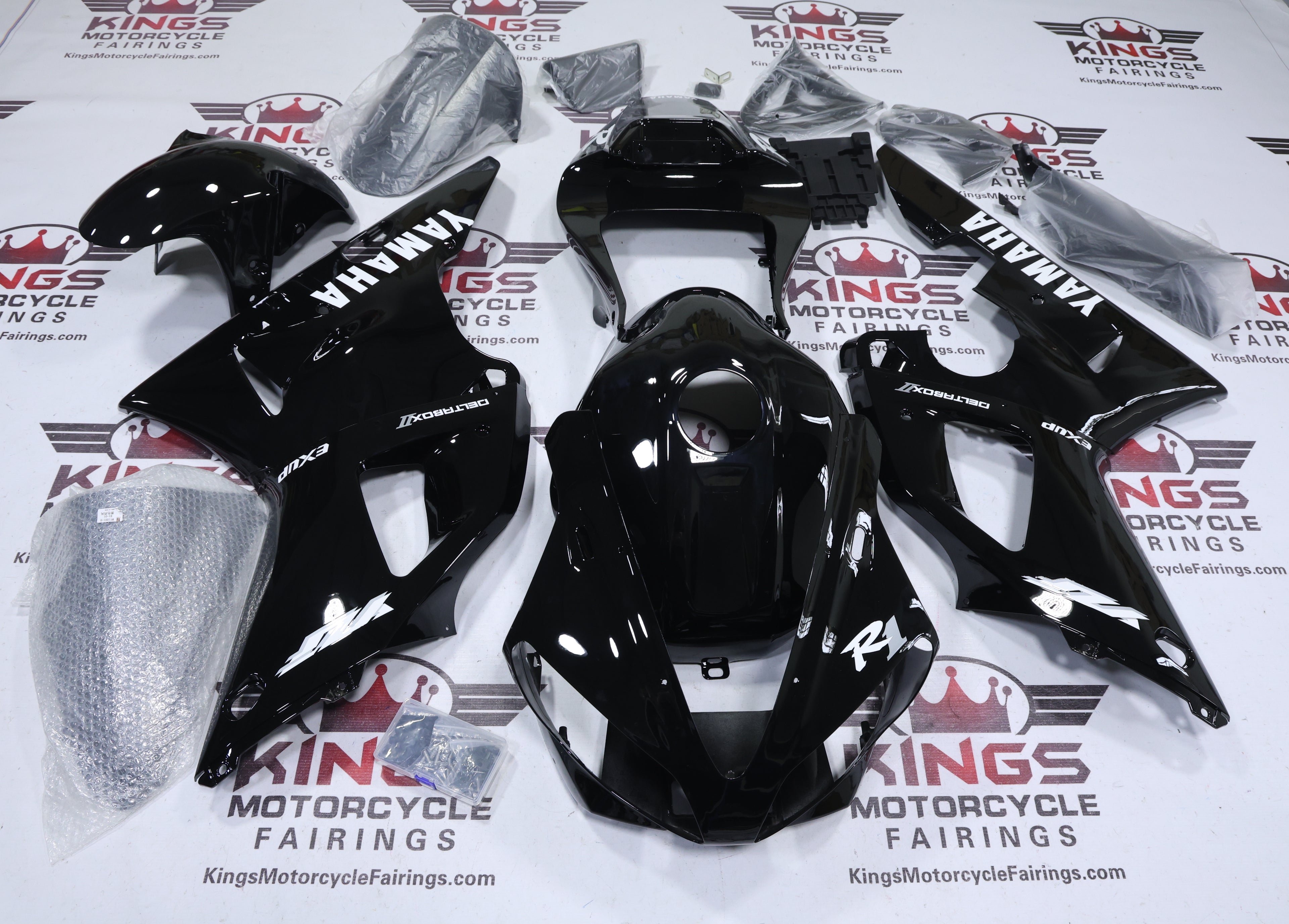 Yamaha YZF-R1 Fairings (2000-2001) Black, White at KingsMotorcycleFairings.com