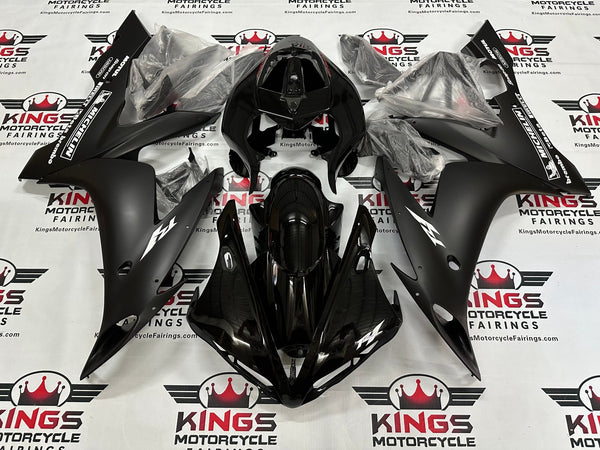 Yamaha YZF-R1 Fairings (2004-2006) Black Gloss, Matte Black at KingsMotorcycleFairings.com