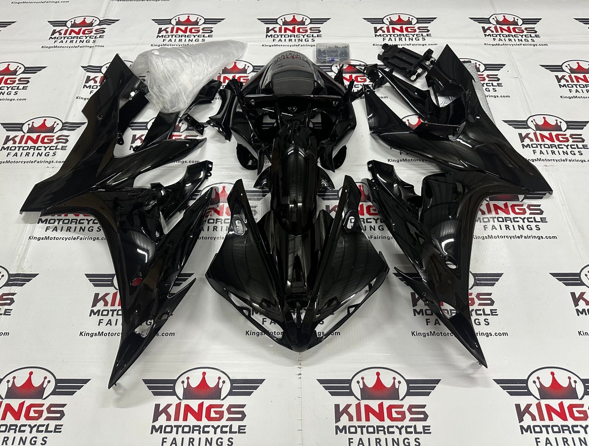 Yamaha YZF-R1 Fairings (2004-2006) Black at KingsMotorcycleFairings.com