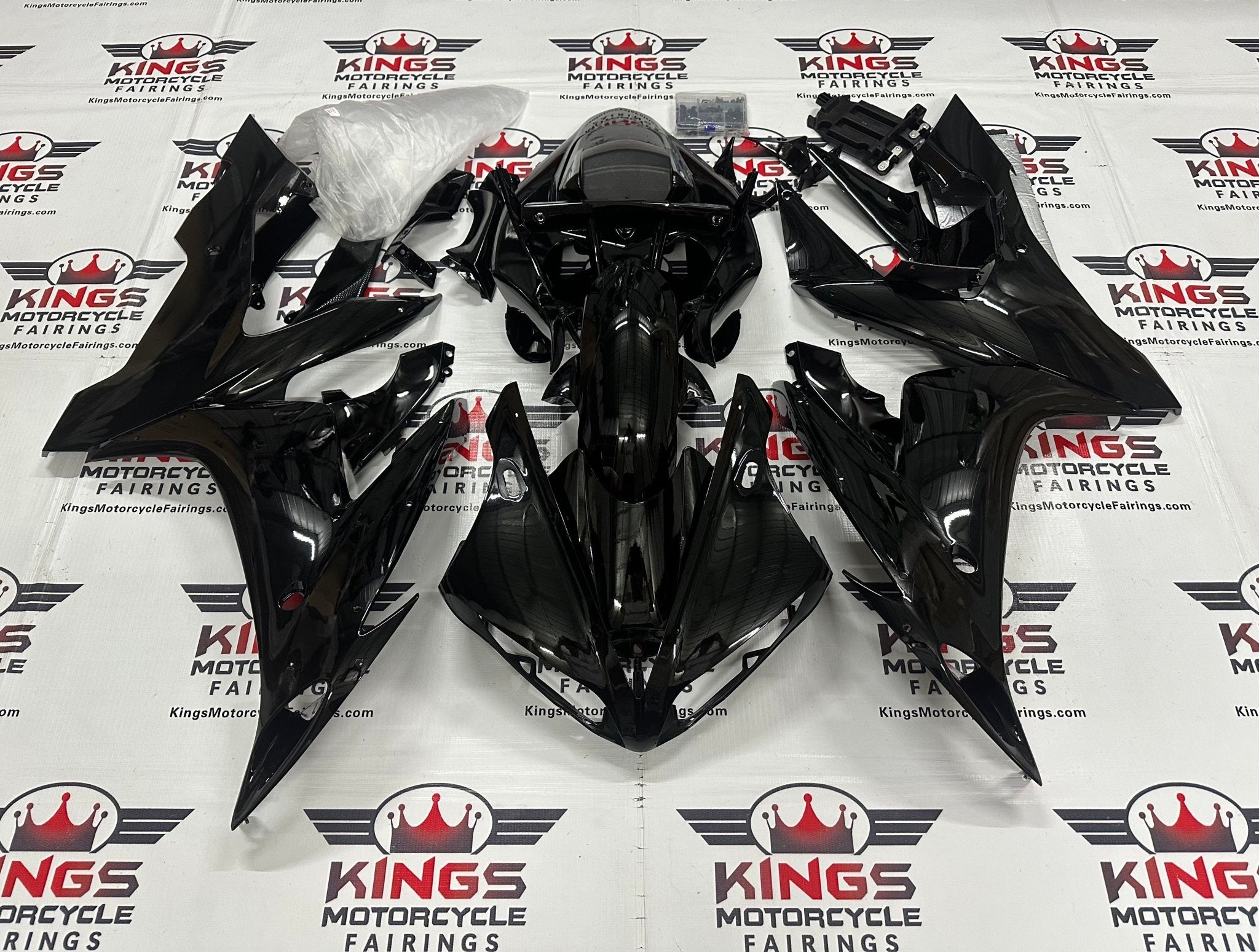 Yamaha YZF-R1 Fairings (2004-2006) Black at KingsMotorcycleFairings.com