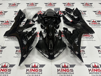 Yamaha YZF-R1 Fairings (2004-2006) Black at KingsMotorcycleFairings.com