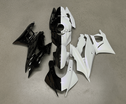 Yamaha YZF-R3 Fairings (2019-2021) Black, Pearl White Split at KingsMotorcycleFairings.com