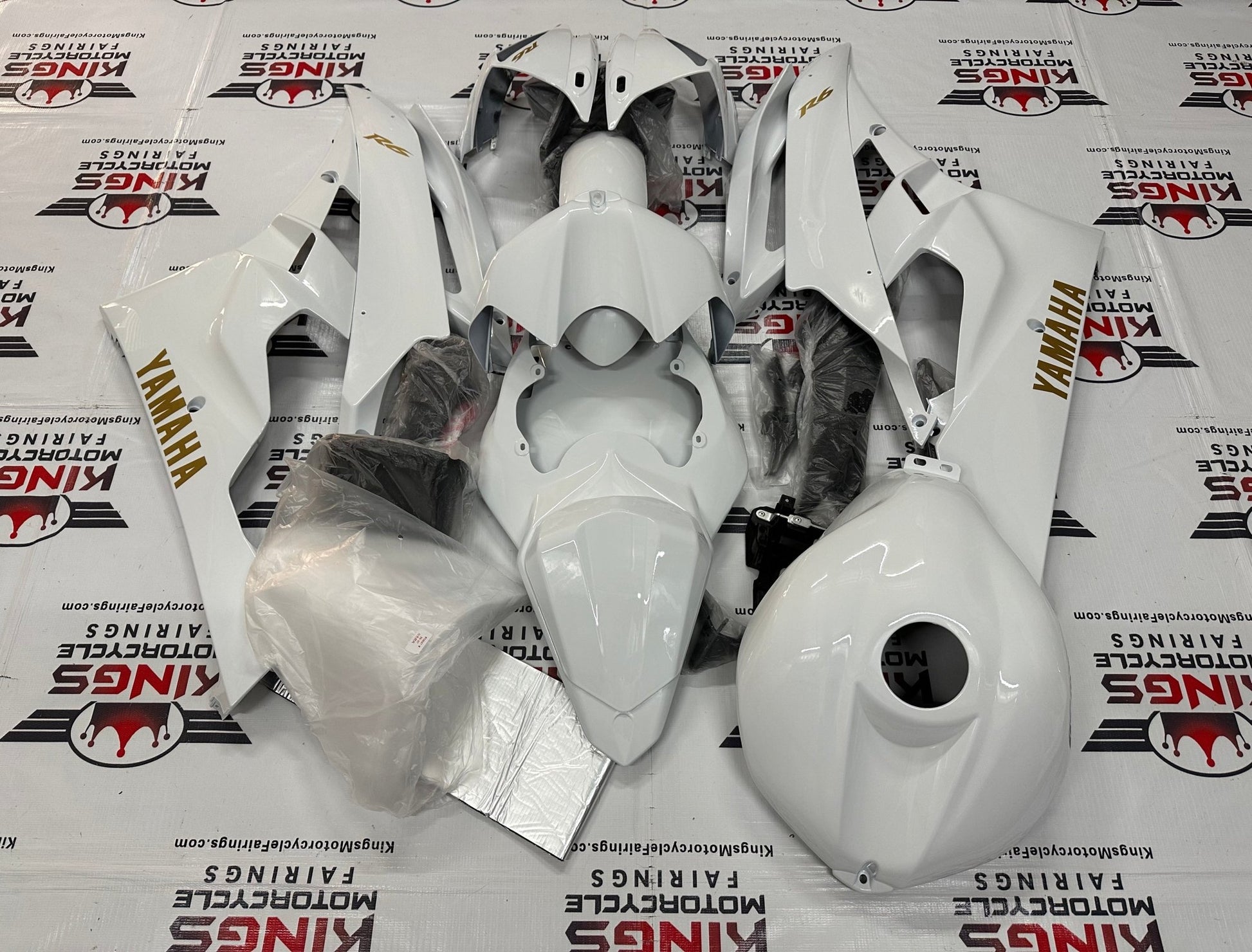 Yamaha YZF-R6 Fairings (2006-2007) Gloss White, Gold at KingsMotorcycleFairings.com