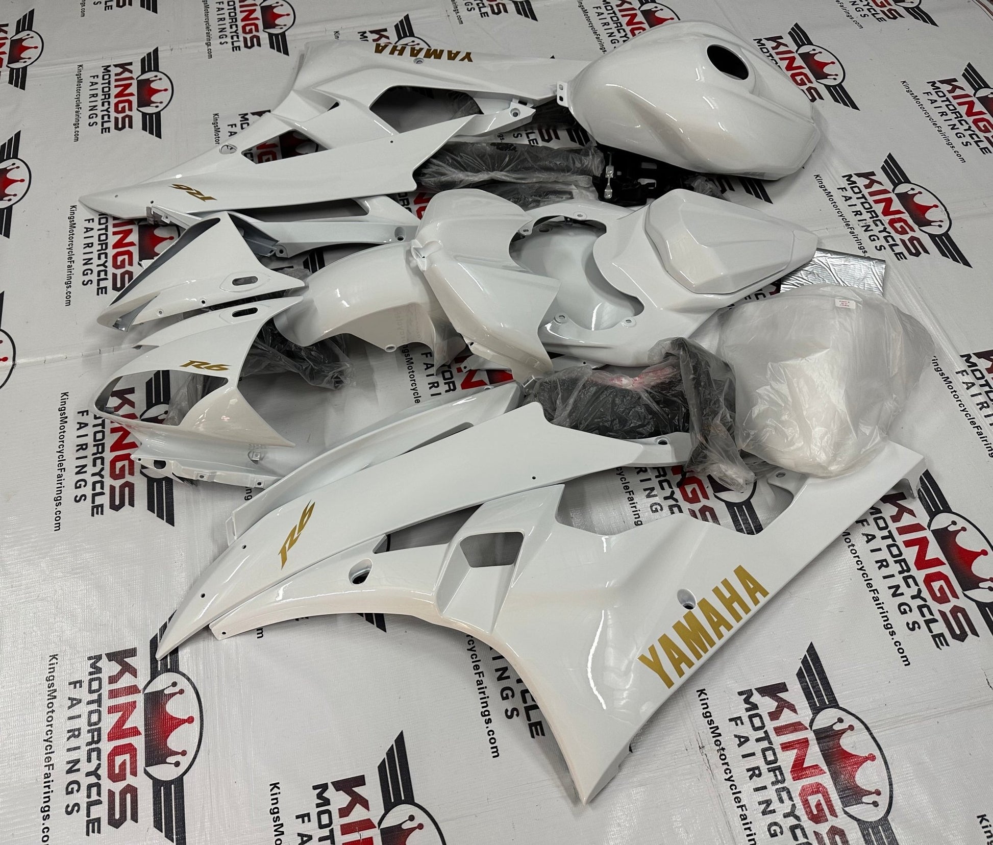 Yamaha R6 Fairings (2006-2007) Gloss White, Gold at KingsMotorcycleFairings.com