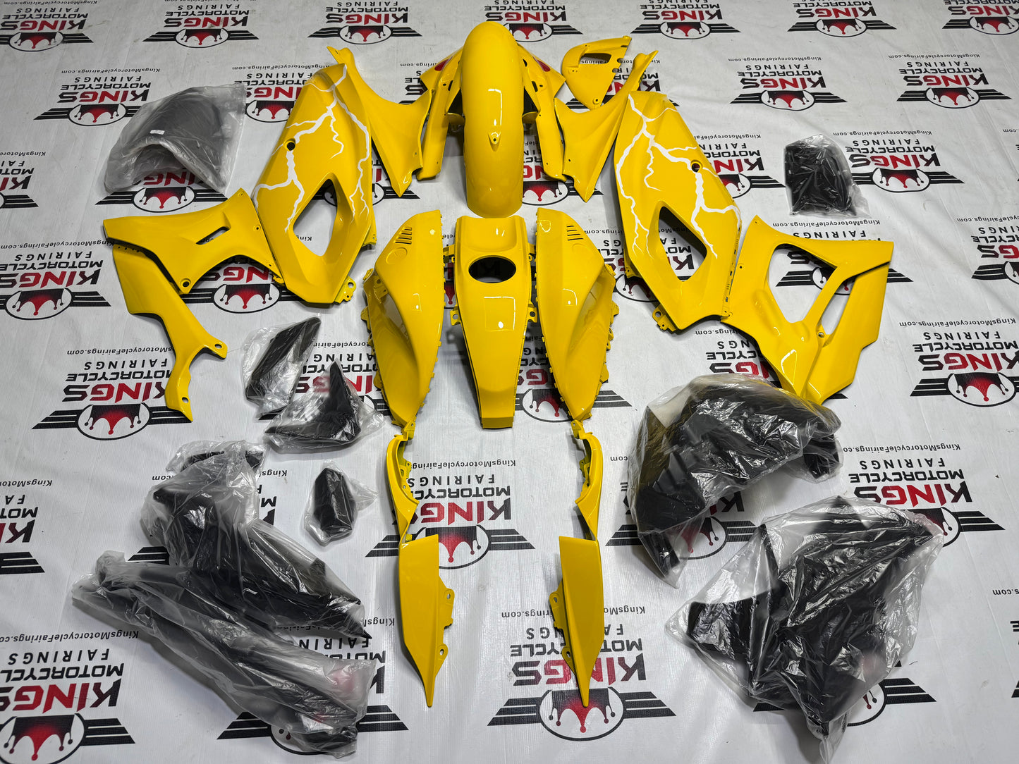 Yamaha YZF-R7 Fairings (2021-2025) Yellow Pikachu at KingsMotorcycleFairings.com