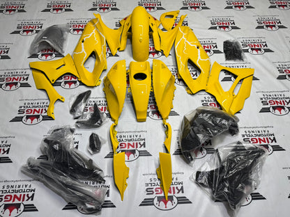Yamaha YZF-R7 Fairings (2021-2025) Yellow Pikachu at KingsMotorcycleFairings.com