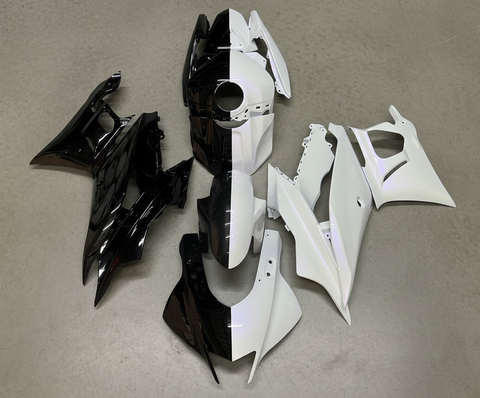 Yamaha R3 Fairings (2019-2021) Black, Pearl White Split at KingsMotorcycleFairings.com