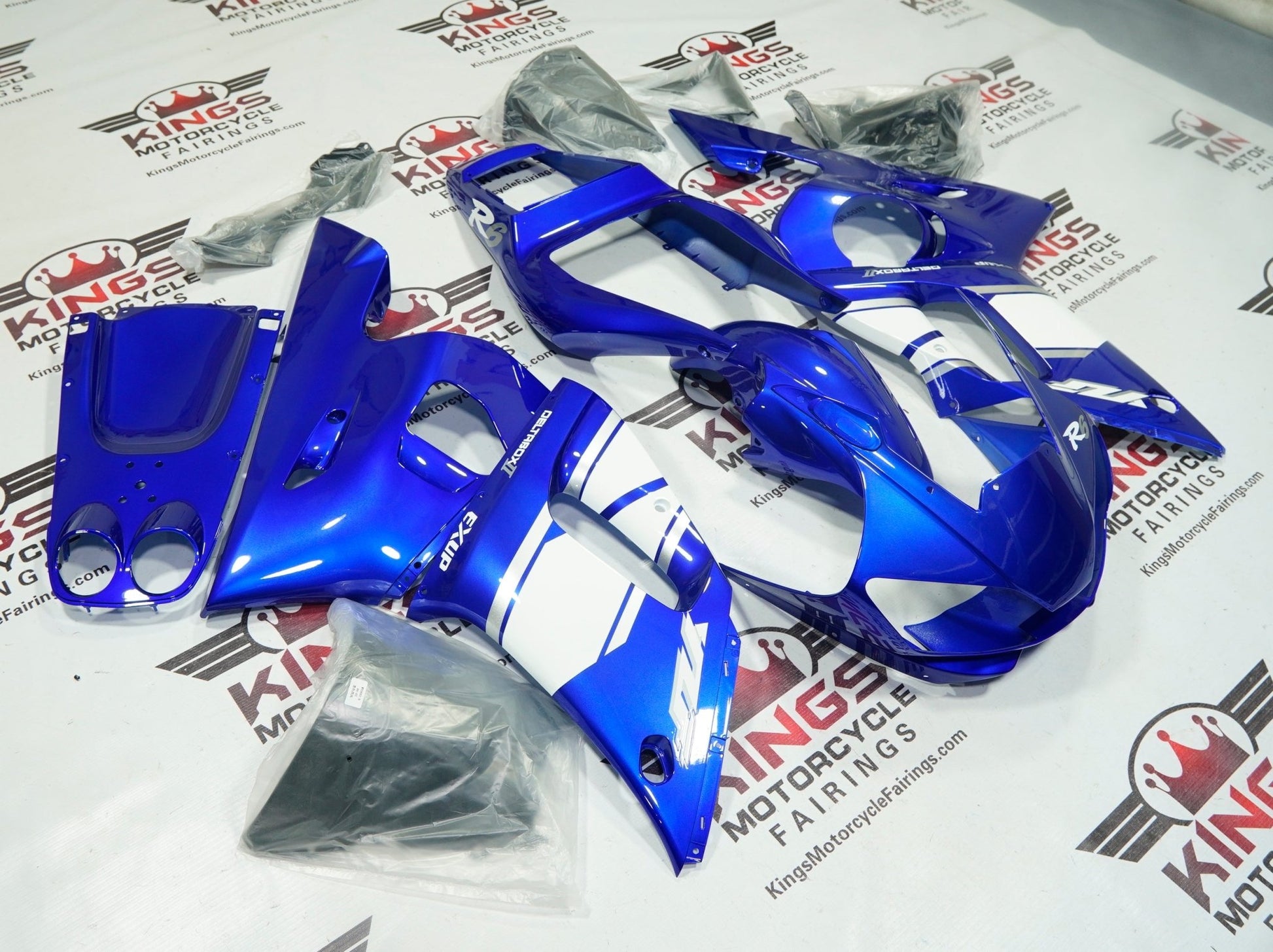 Yamaha R6 Fairings (1998-2002) Blue, White, Gray Deltabox at KingsMotorcycleFairings.com