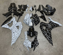 Yamaha R7 Fairings (2021-2025) White, Black, Split Stripe at KingsMotorcycleFairings.com
