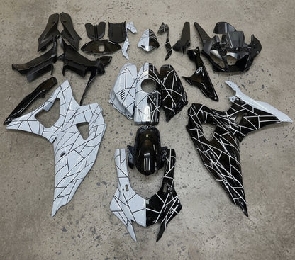 Yamaha R7 Fairings (2021-2025) White, Black, Split Stripe at KingsMotorcycleFairings.com