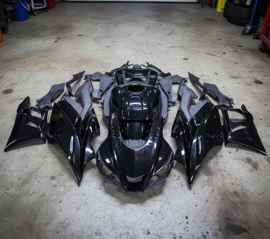 Yamaha YZF-R3 Fairings (2022-2024) Black at KingsMotorcycleFairings.com