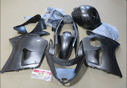 HONDA CBR1100XX Super Blackbird (1996-2007) Metallic Gray Fairings