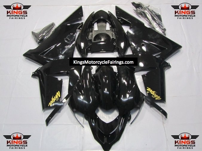 thumbnail image 2 of KAWASAKI ZX10R NINJA 04/05 Custom Front & Rear Seat Covers Black Carbon Fiber / Gold 2 of 5