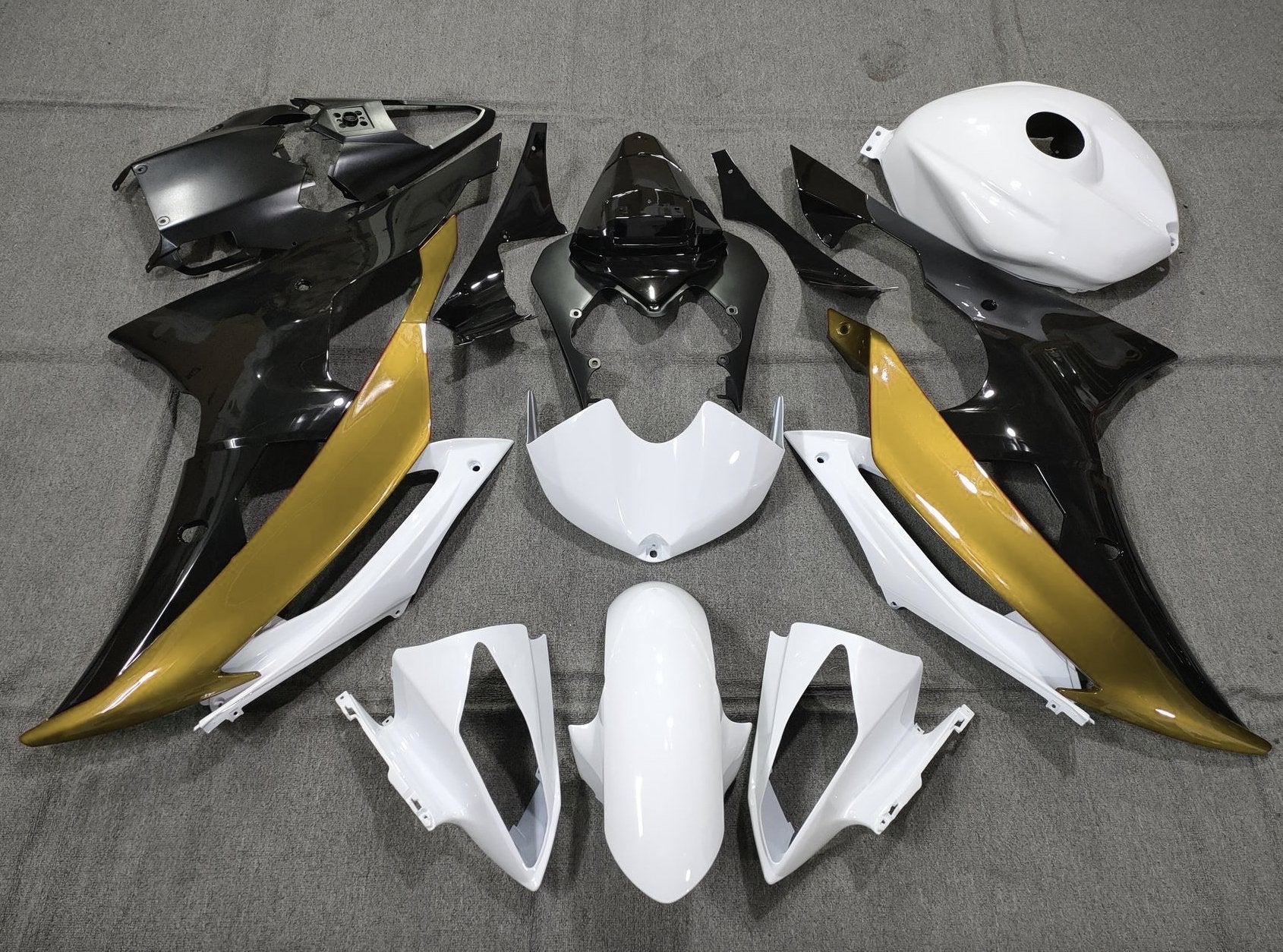 Yamaha YZF-R6 (2008-2016) White, Black & Gold Fairings