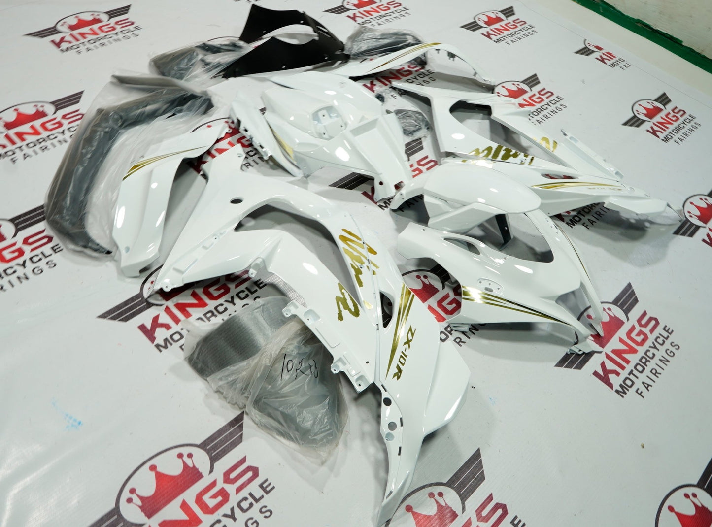 Fairing Kit for a Kawasaki Ninja ZX10R (2016-2020) White & Gold - KingsMotorcycleFairings.com