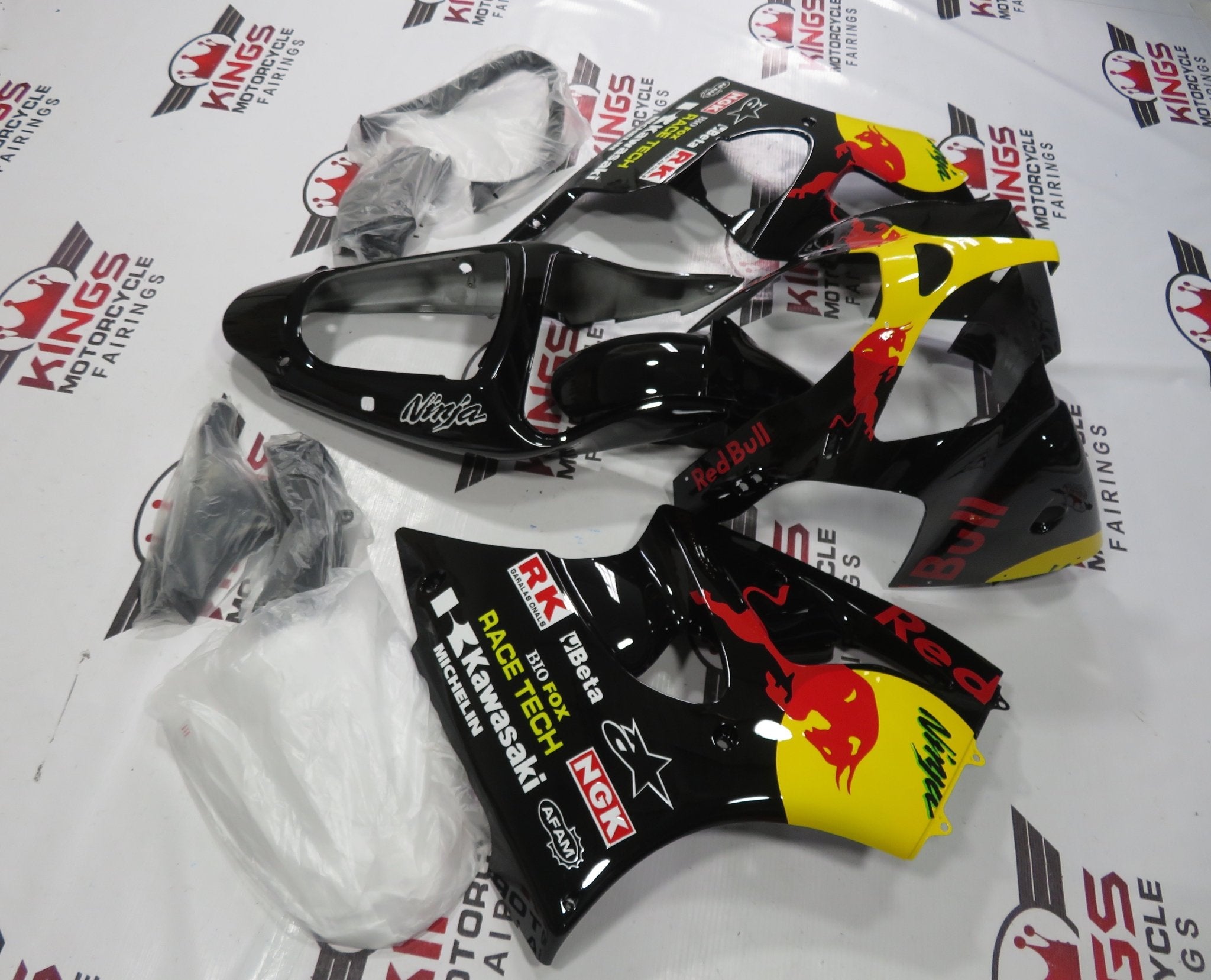 Fairings | Kawasaki ZX6R 636 (2000-2002) Black RedBull