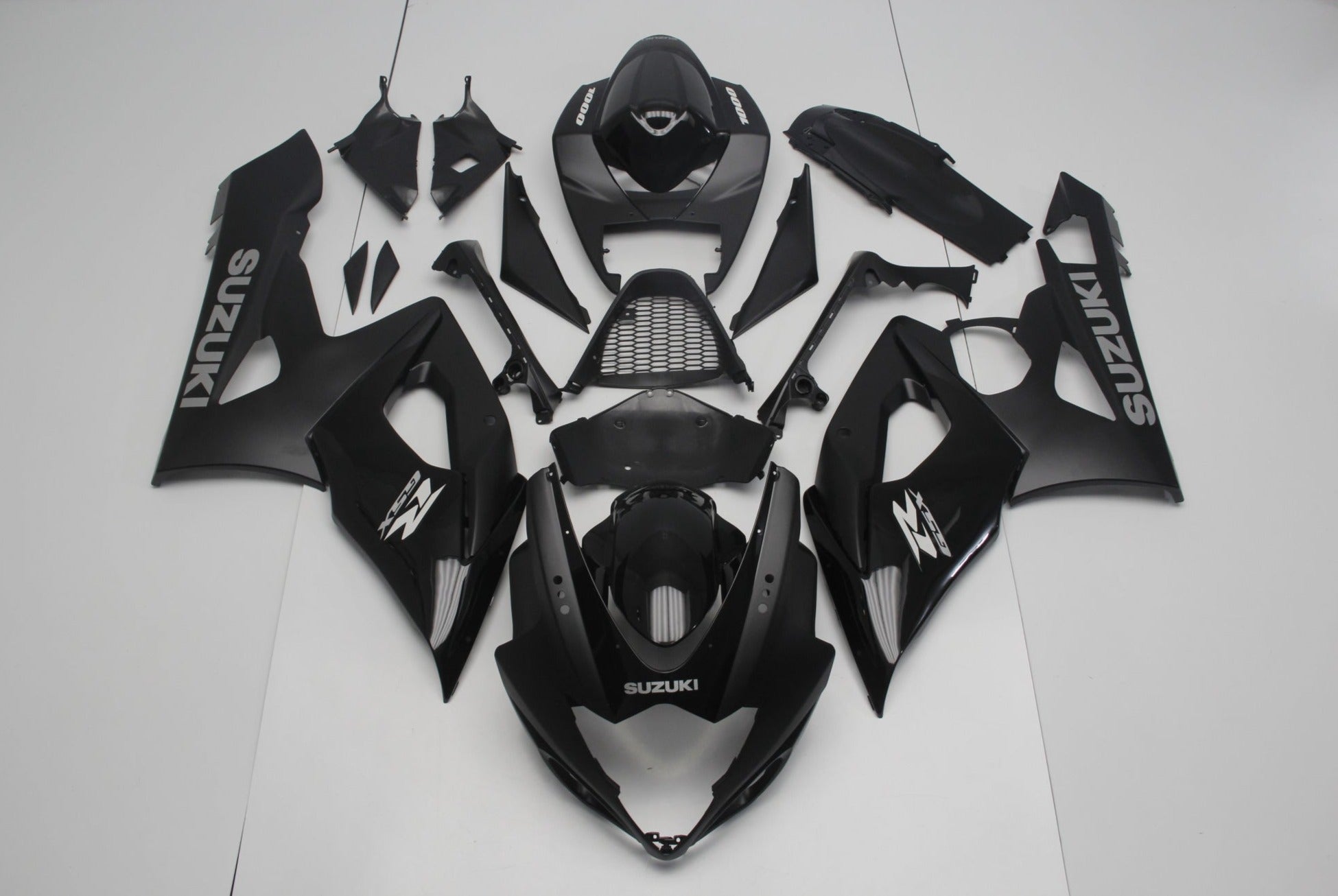 Suzuki GSXR1000 (2005-2006) Matte Black, Gloss Black & Silver Fairings