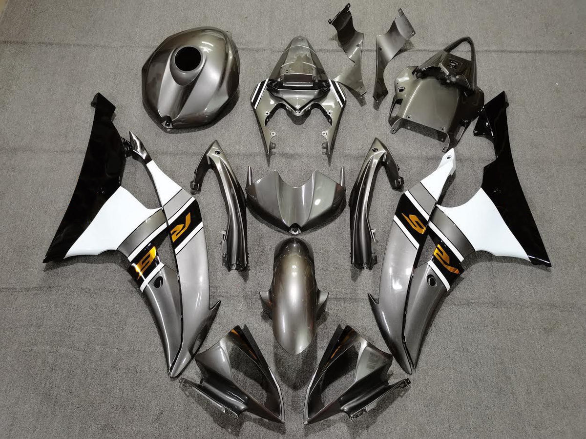 Silver R6 Rider 2009 Yamaha R6 Colors