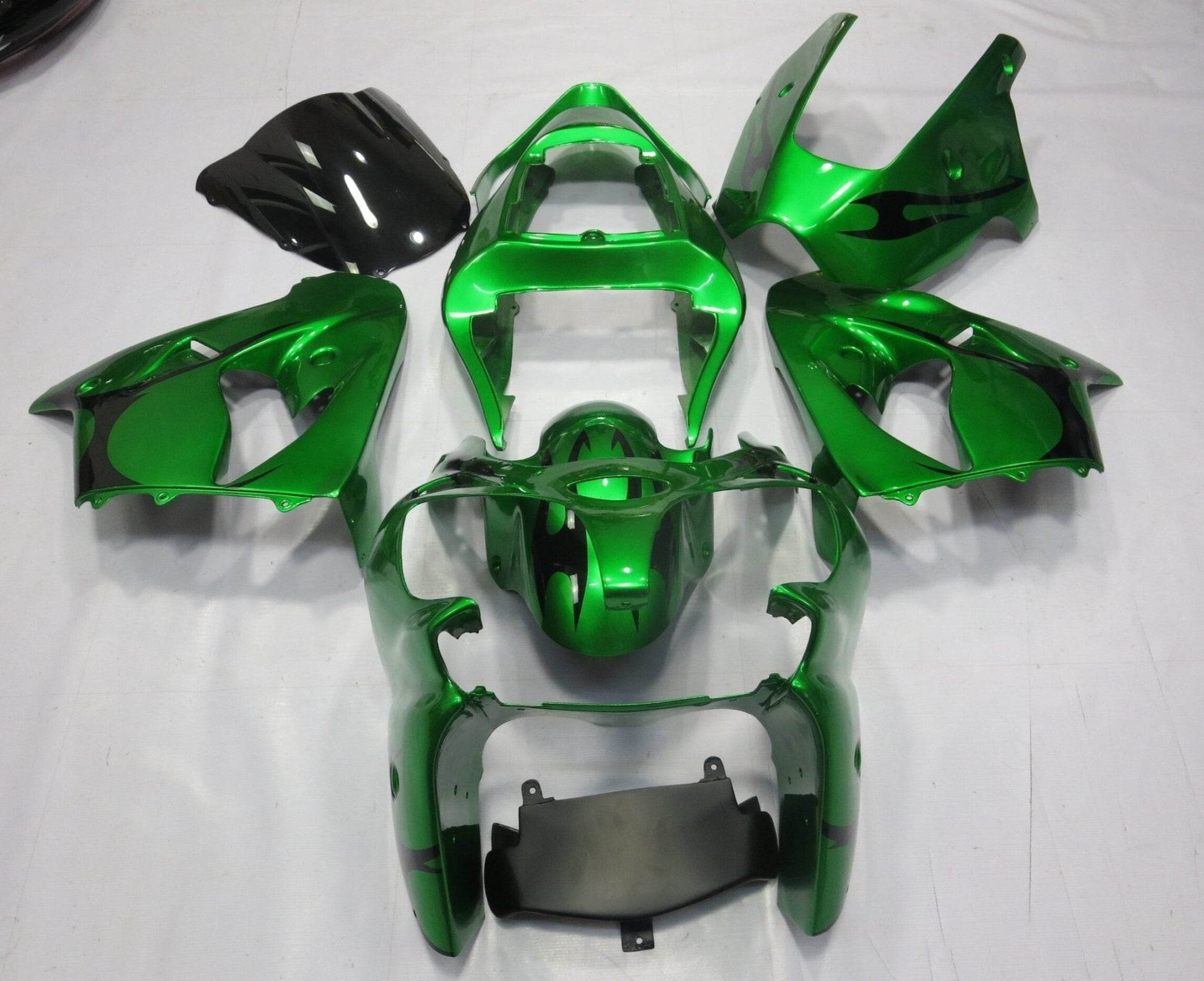 Green and Black Tribal Fairing Kit for a 2000, 2001 & 2002 Kawasaki ZX-6R 636 motorcycle