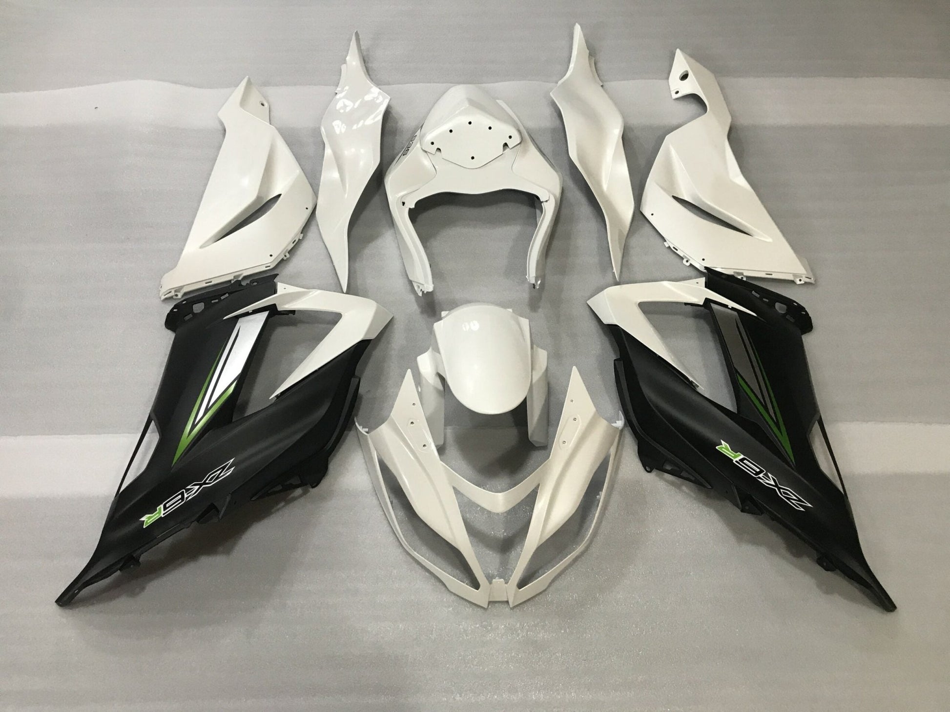 Kawasaki ZX6R Fairings (2013-2018) White, Matte Black, Green at KingsMotorcycleFairings.com