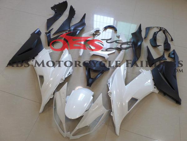 Kawasaki ZX6R Fairings (2013-2018) White, Matte Black at KingsMotorcycleFairings.com