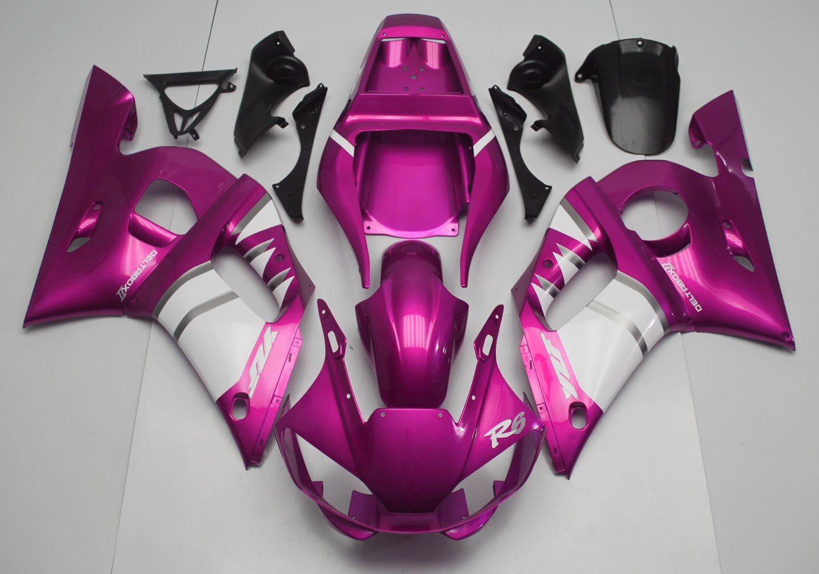 Yamaha YZF-R6 (1998-2002) Pink, White & Silver Fairings