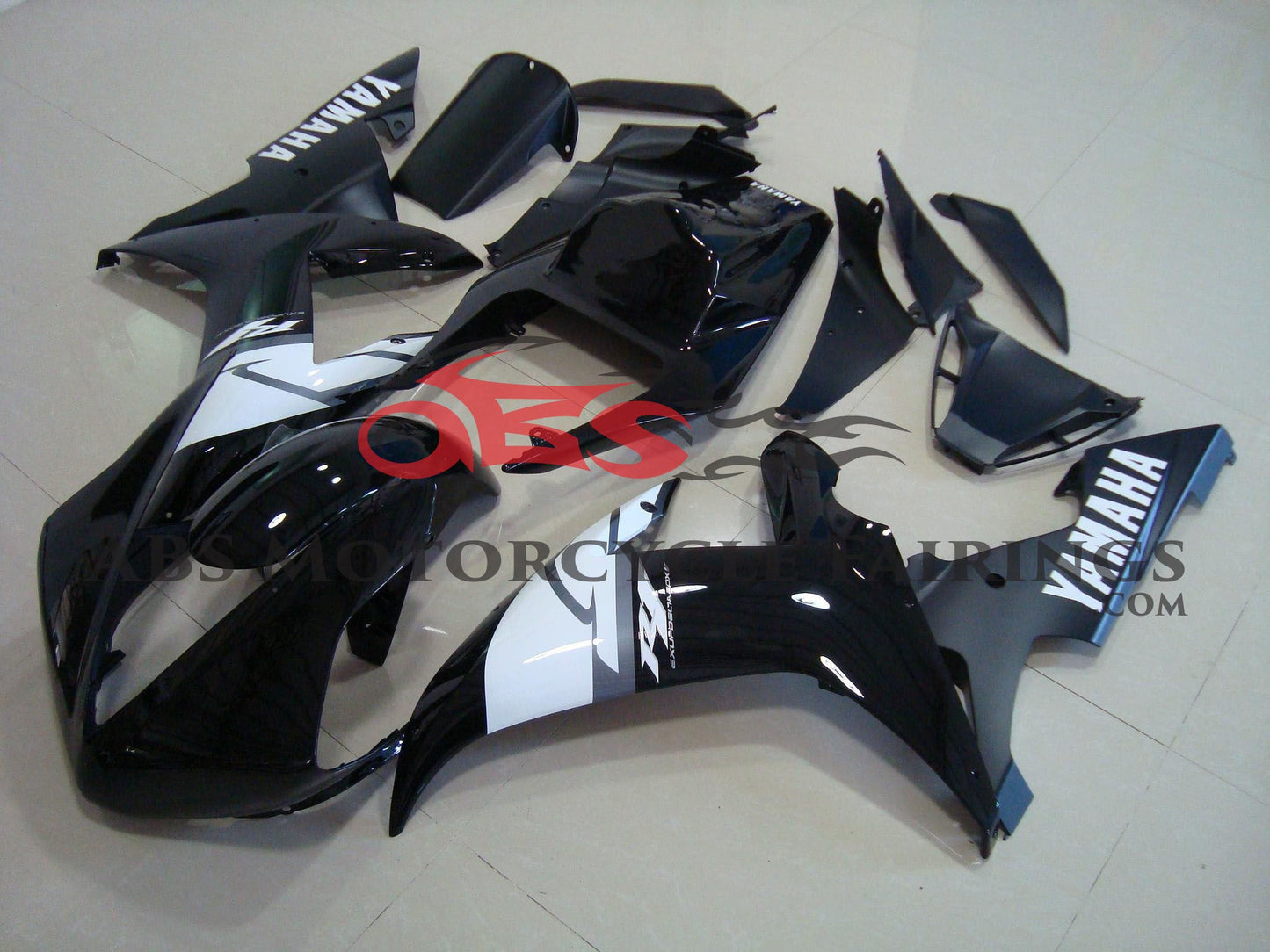 YAMAHA YZF-R1 (2002-2003) BLACK & WHITE RACE FAIRINGS