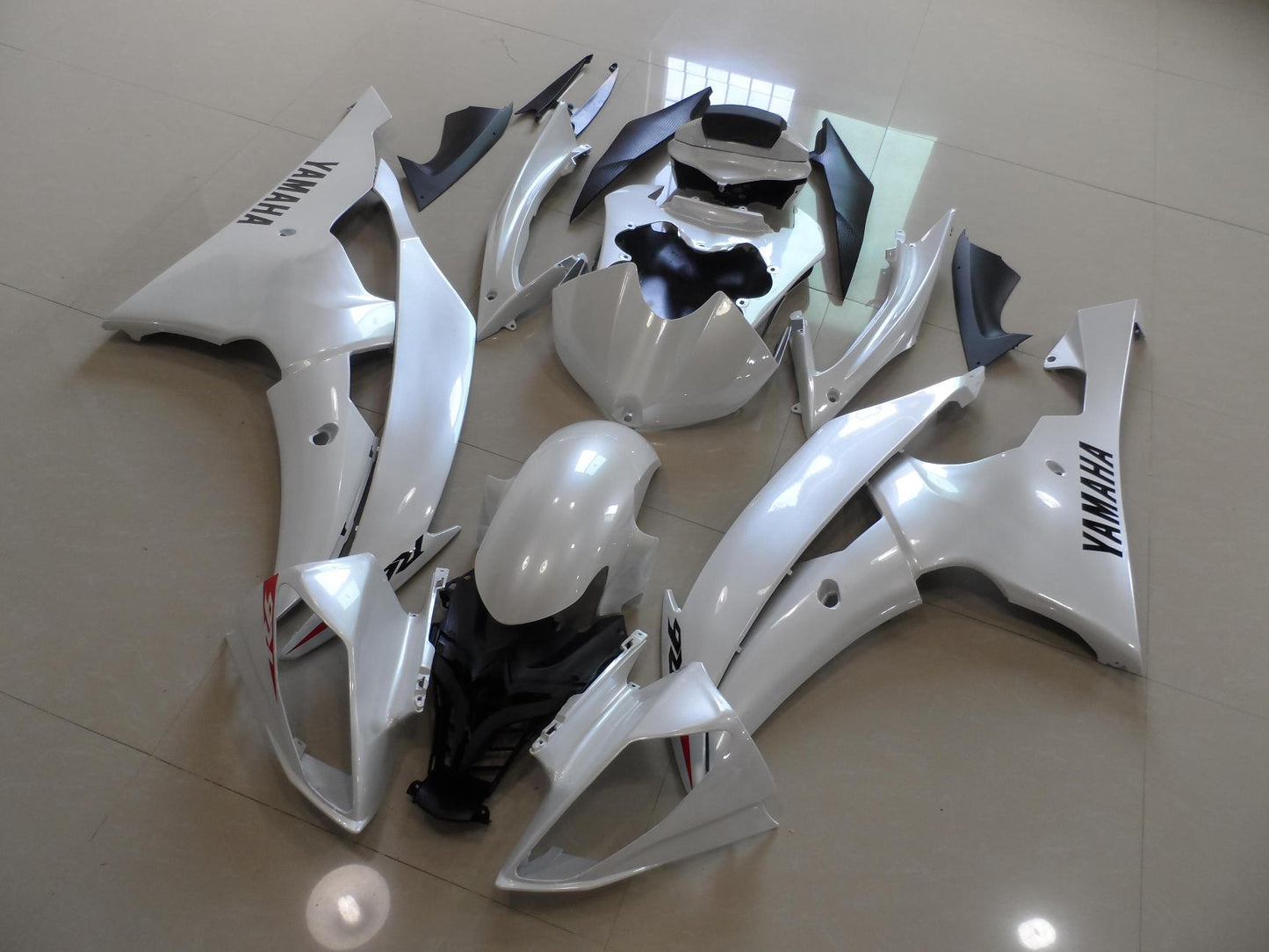 Yamaha YZF-R6 (2008-2016) Pearl White, Black & Red Fairings