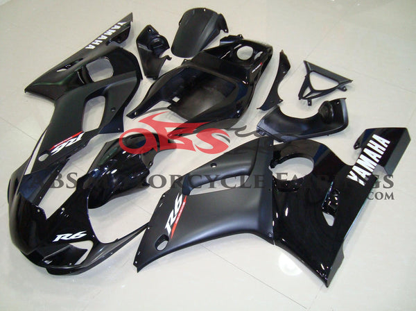 Yamaha YZF-R6 (1998-2002) Black & Matte Black Fairings