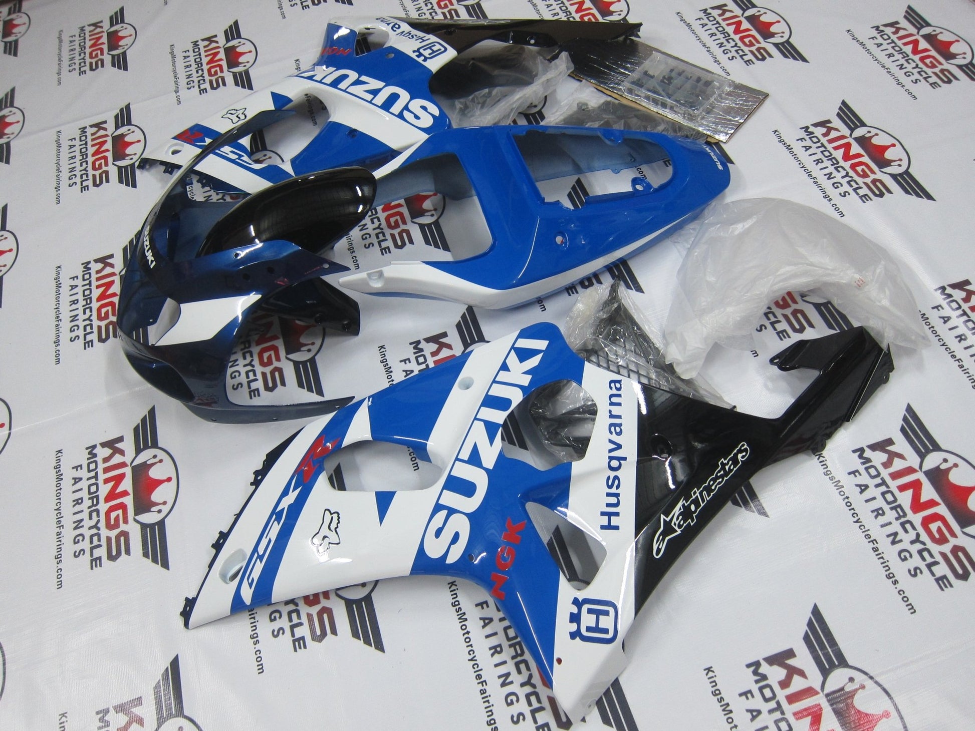 Suzuki GSXR1000 (2000-2002) Blue, White, Black & Dark Blue Fairings at KingsMotorcycleFairings.com