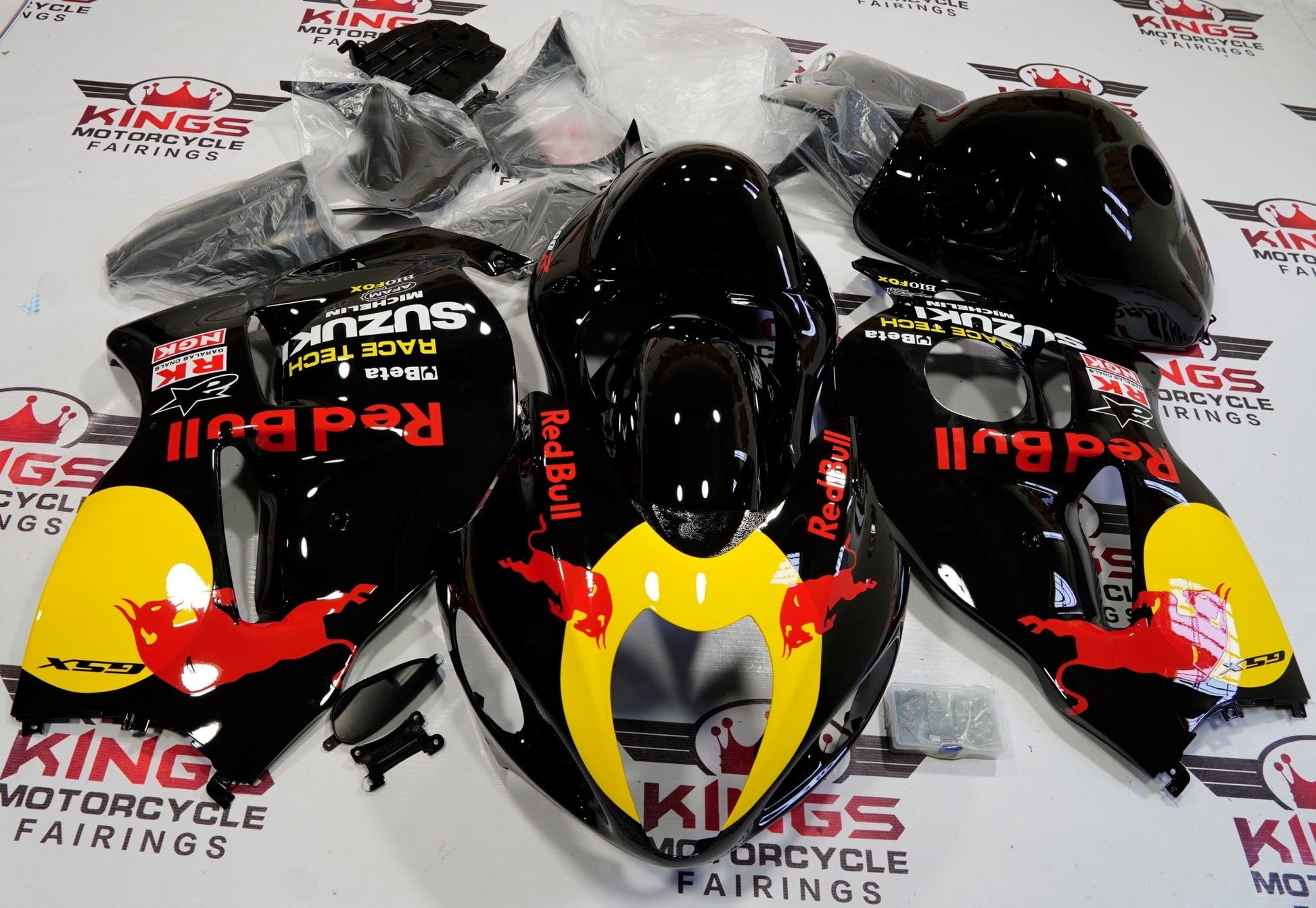 2006 hayabusa shoei helmet Suzuki Hayabusa (1999-2007) Black RedBull Fairings