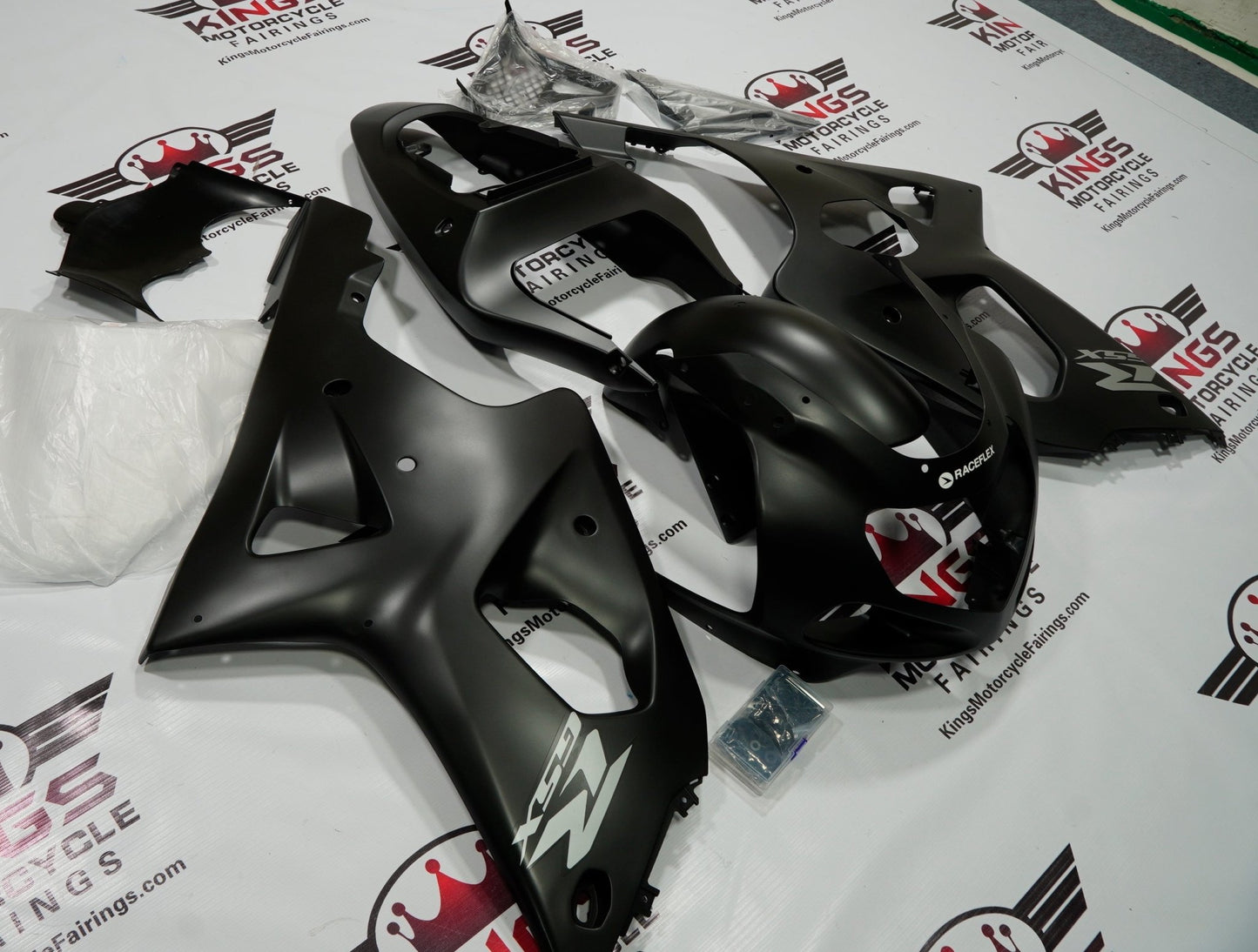 Suzuki GSXR 1000 Fairings (2000-2002) Matte Black, Silver at KingsMotorcycleFairings.com
