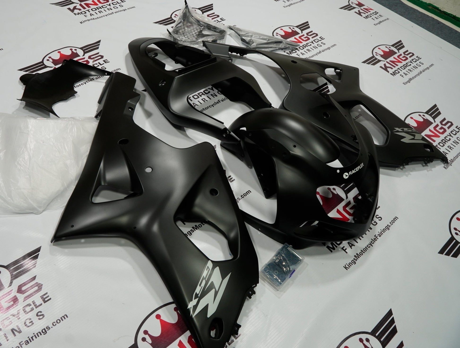Suzuki GSXR 1000 Fairings (2000-2002) Matte Black, Silver at KingsMotorcycleFairings.com