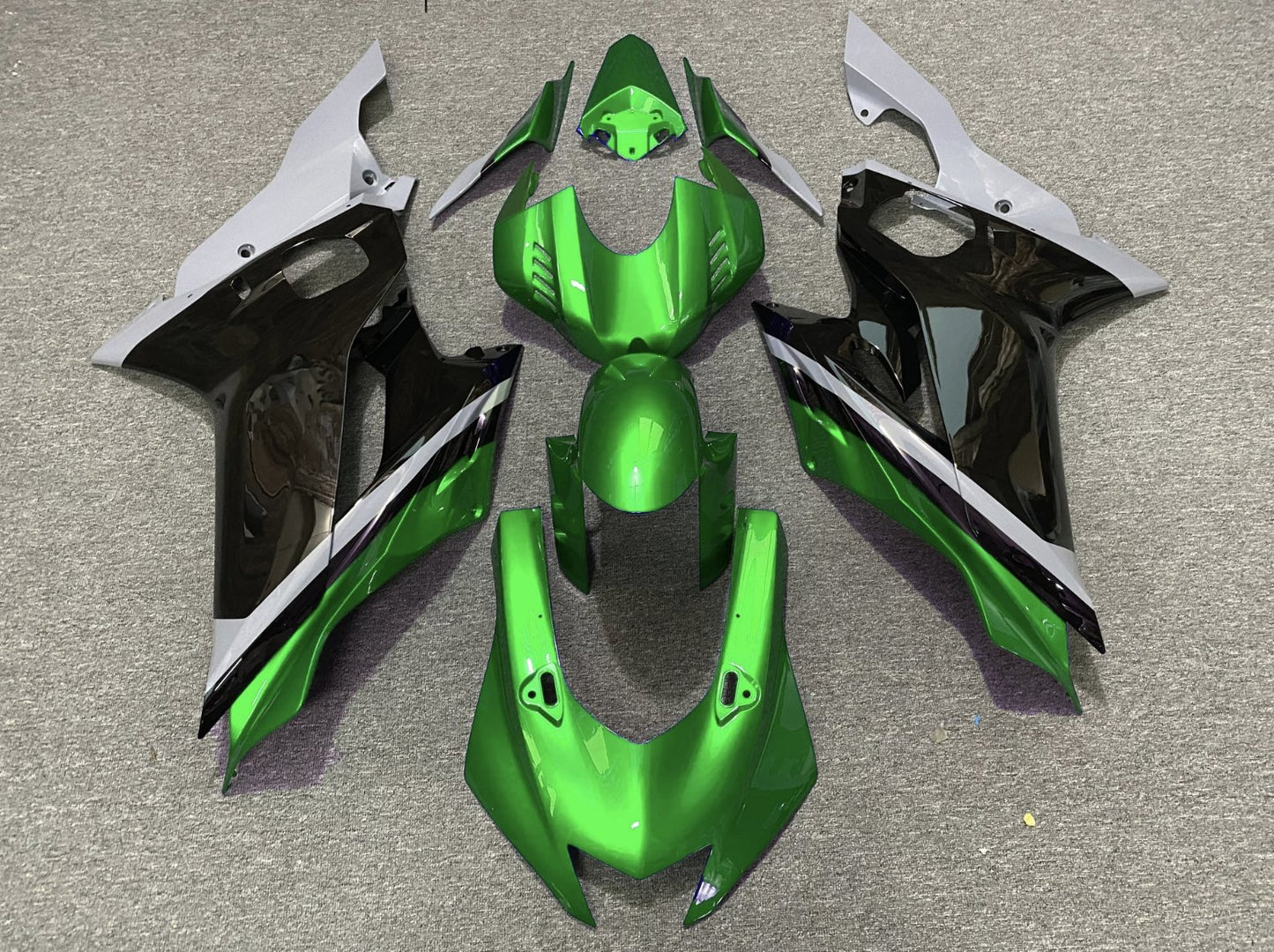 YAMAHA R6 Fairings (2017-2022) Green, Black, Gray at KingsMotorcycleFairings.com