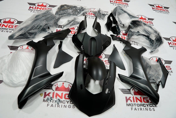 Yamaha YZF-R1 (2015-2019) Matte Black & Silver Fairings