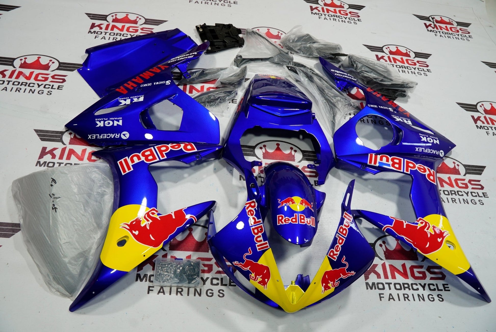 Yamaha YZF-R6 Fairings (2005) Blue Red Bull at KingsMotorcycleFairings.com