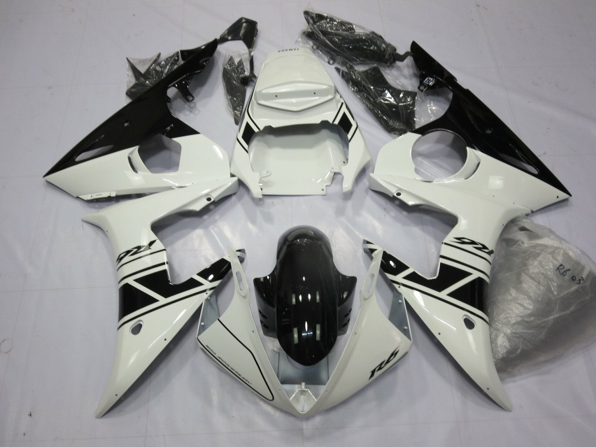 Yamaha R6 Fairings (2003-2004) White, Black at KingsMotorcycleFairings.com