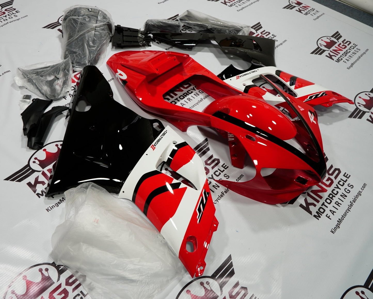 Yamaha YZF-R1 Fairings (2000-2001) Red, White, Black at KingsMotorcycleFairings.com