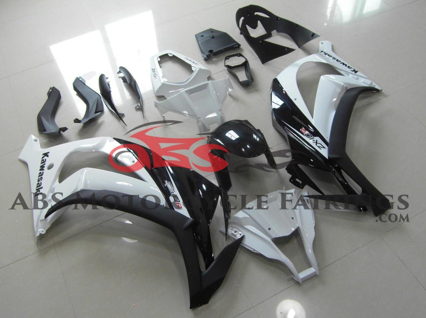 Kawasaki ZX10R (2011-2015) White & Black Fairings